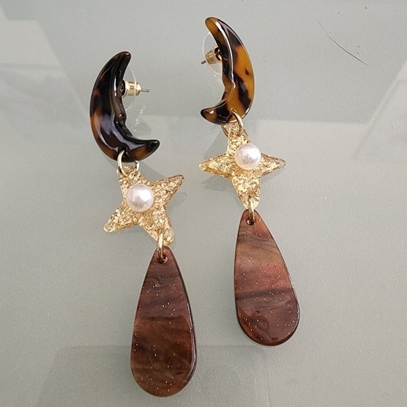 NEW Tortoise Crescent Moon Gold Star Pearl Dangle Earrings - Picture 1 of 8